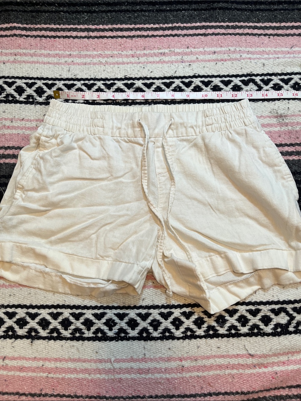 Old Navy Women's Lightweight Cream Drawstring Linen-Blend Shorts